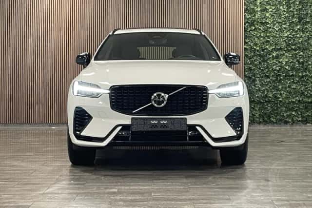 Volvo XC60 (2022) thumbnail 2