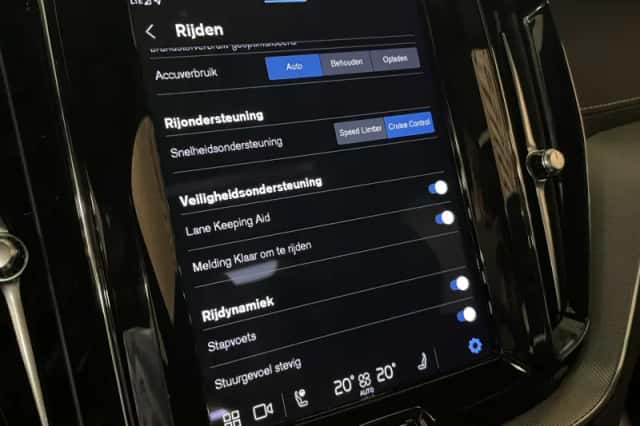 Volvo XC60 (2022) thumbnail 21