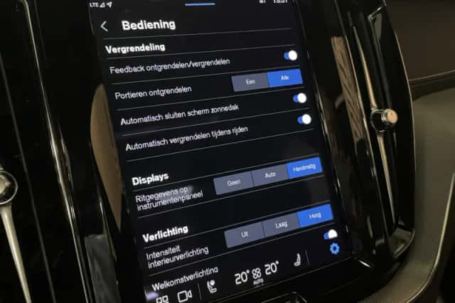 Volvo XC60 (2022) thumbnail 23