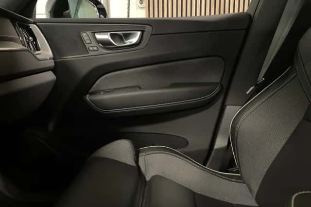 Volvo XC60 (2022) thumbnail 29
