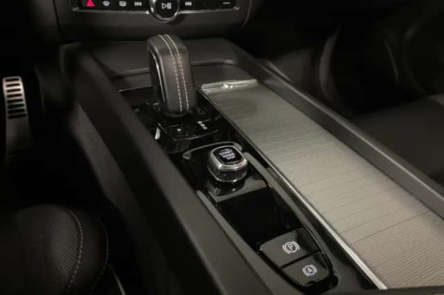 Volvo XC60 (2022) thumbnail 30