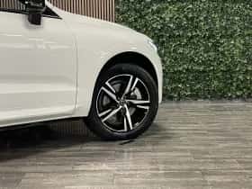 Volvo XC60 (2022) thumbnail 4