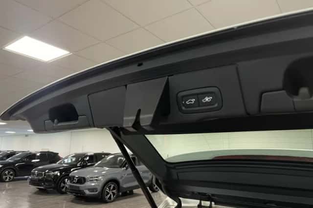 Volvo XC60 (2022) thumbnail 9