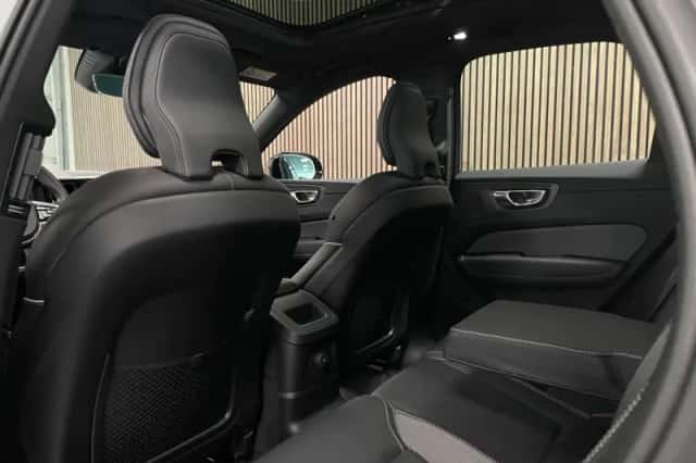 Volvo XC60 (2022) thumbnail 10