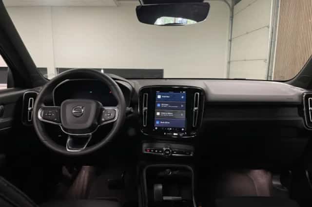 Volvo EX40 (2025) thumbnail 14