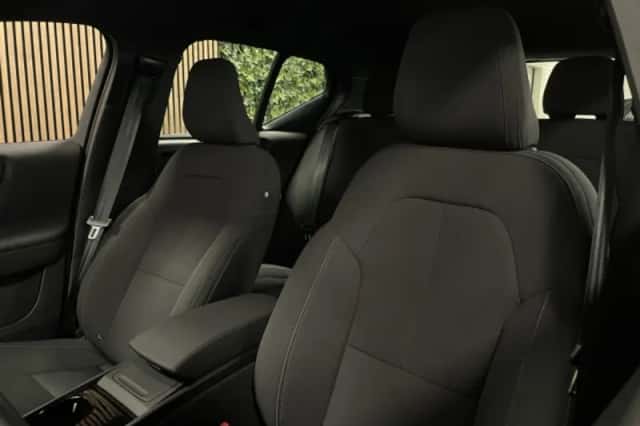 Volvo EX40 (2025) thumbnail 16