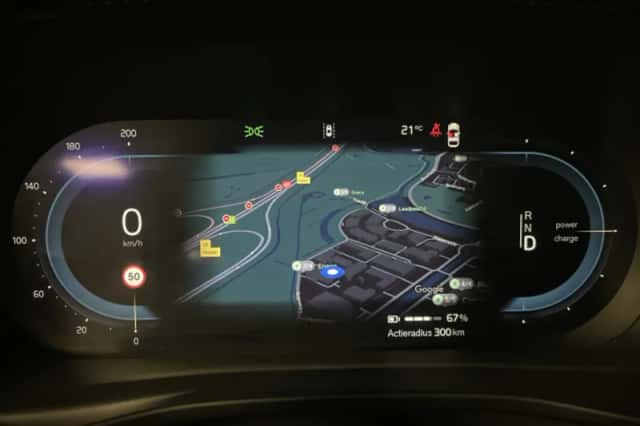 Volvo EX40 (2025) thumbnail 17