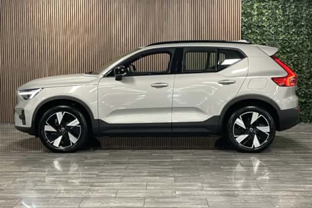 Volvo EX40 (2025) thumbnail 4