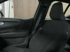 Volvo EX40 (2025) thumbnail 32