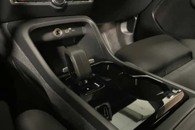 Volvo EX40 (2025) thumbnail 34