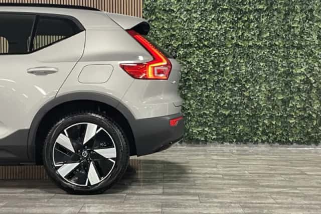 Volvo EX40 (2025) thumbnail 6