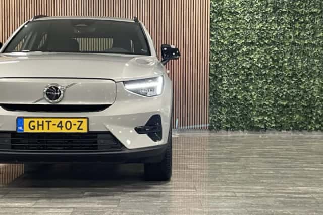 Volvo EX40 (2025) thumbnail 9