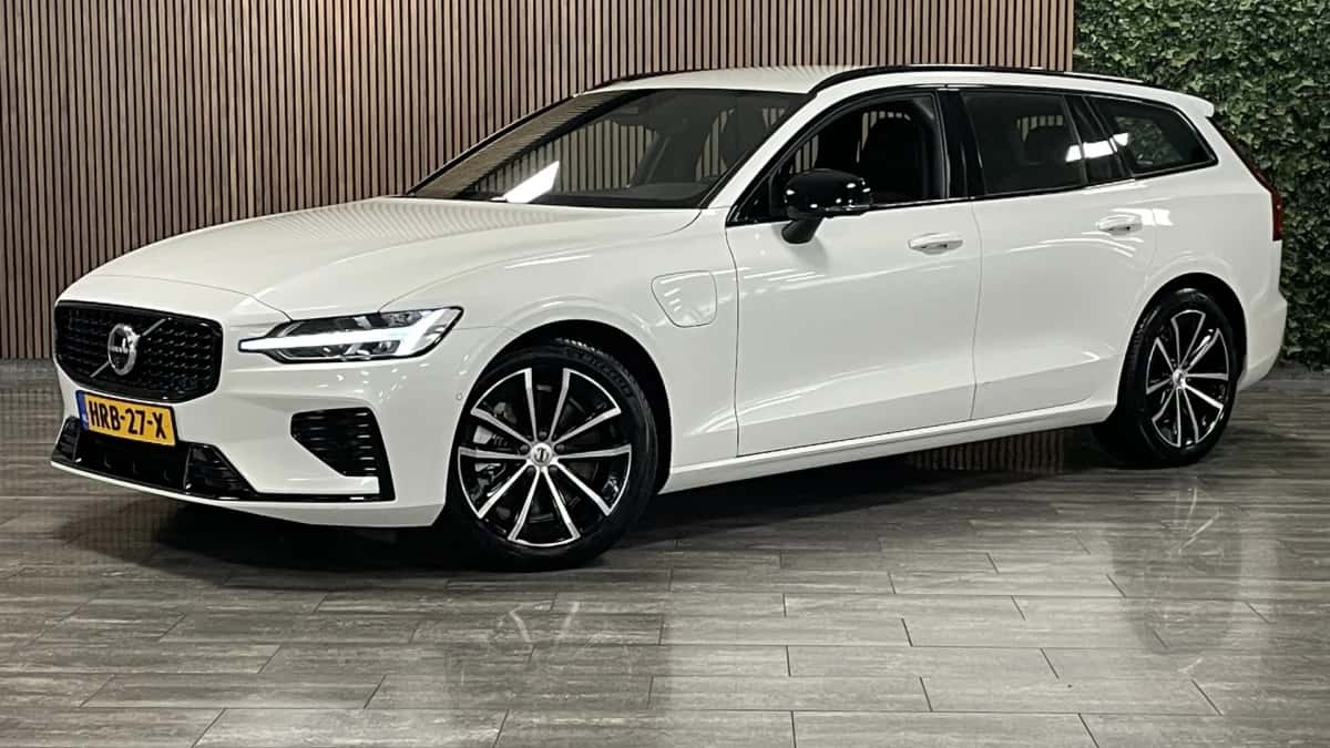 Volvo V60 (2025) — foto 1