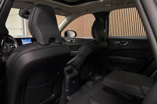Volvo XC60 (2024) thumbnail 13