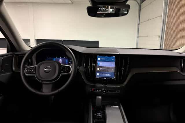 Volvo XC60 (2024) thumbnail 16