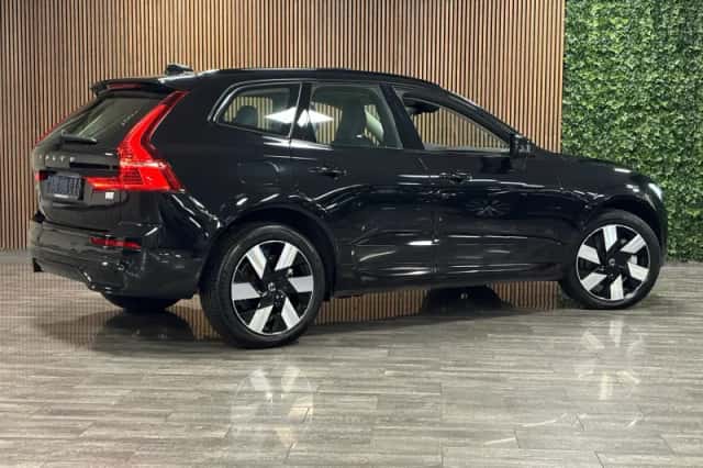 Volvo XC60 (2024) thumbnail 3