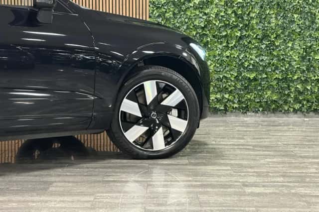 Volvo XC60 (2024) thumbnail 4