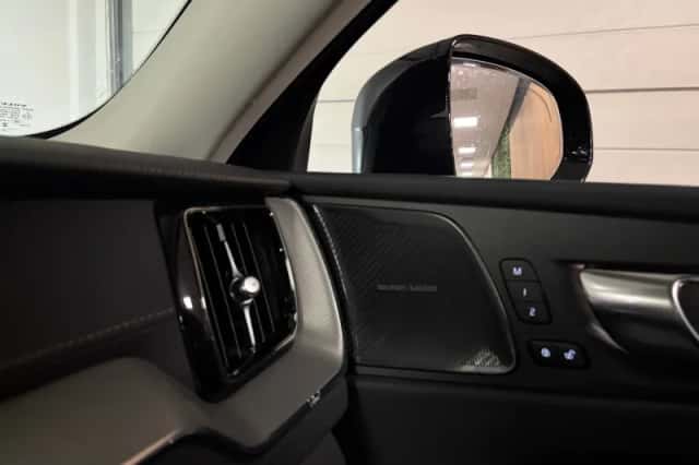 Volvo XC60 (2024) thumbnail 38