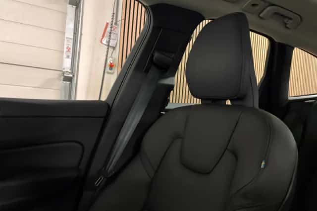 Volvo XC60 (2024) thumbnail 40