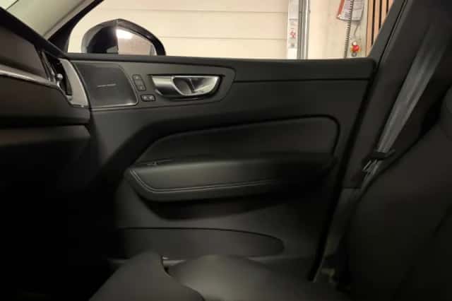 Volvo XC60 (2024) thumbnail 41