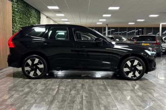 Volvo XC60 (2024) thumbnail 8