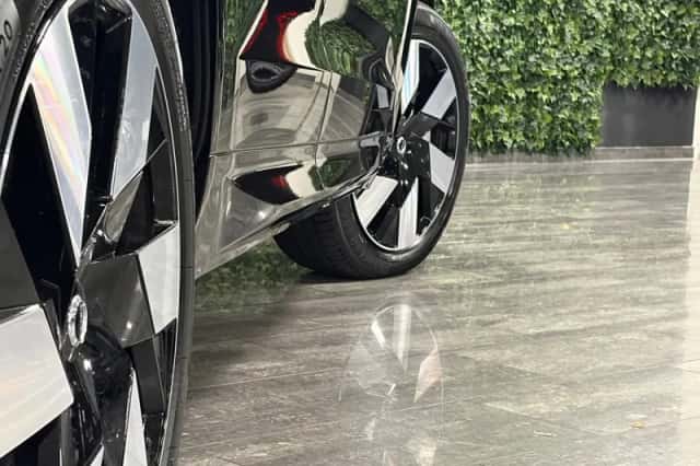 Volvo XC60 (2024) thumbnail 9