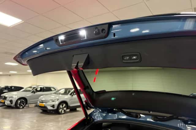 Volvo C40 (2024) thumbnail 12
