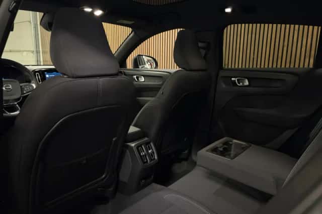 Volvo C40 (2024) thumbnail 14