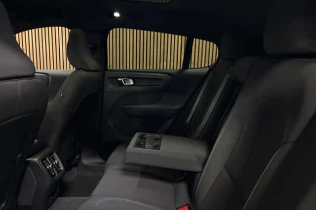 Volvo C40 (2024) thumbnail 15