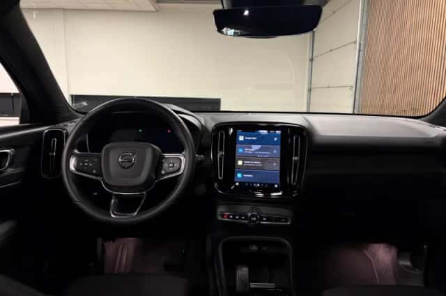 Volvo C40 (2024) thumbnail 16