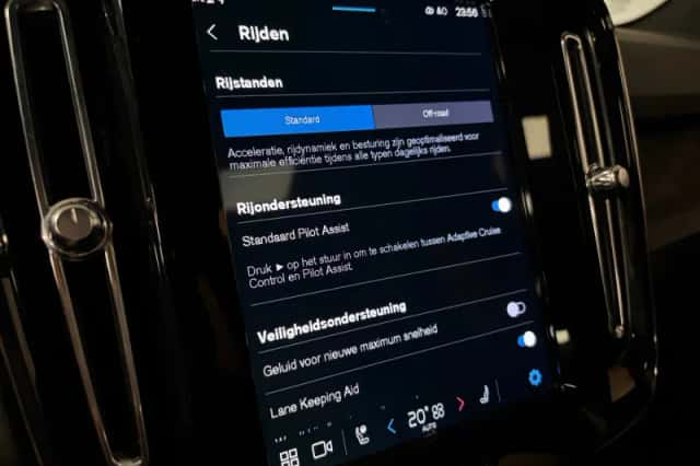 Volvo C40 (2024) thumbnail 24