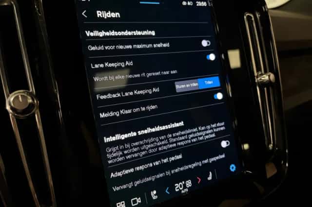 Volvo C40 (2024) thumbnail 25