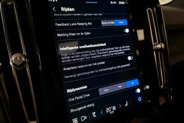 Volvo C40 (2024) thumbnail 26