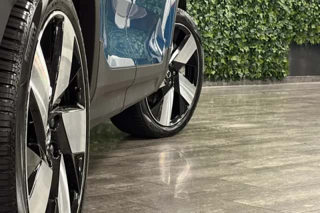 Volvo C40 (2024) thumbnail 9