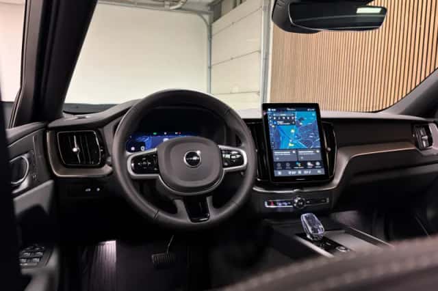 Volvo XC60 (2025) thumbnail 18