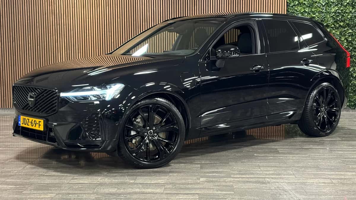 Volvo XC60 (2025) — foto 1