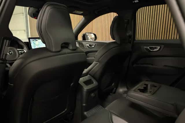 Volvo XC60 (2025) thumbnail 14