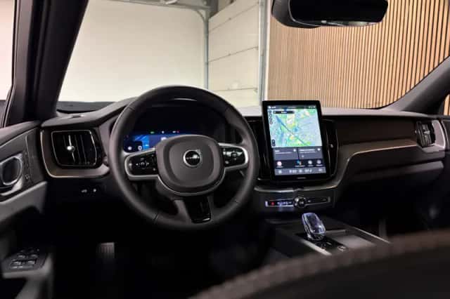 Volvo XC60 (2025) thumbnail 18