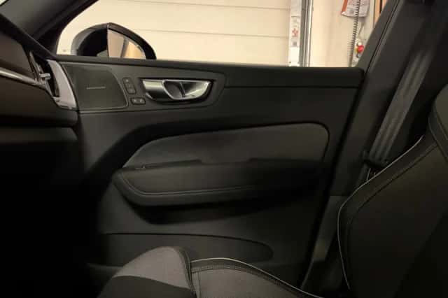 Volvo XC60 (2025) thumbnail 44
