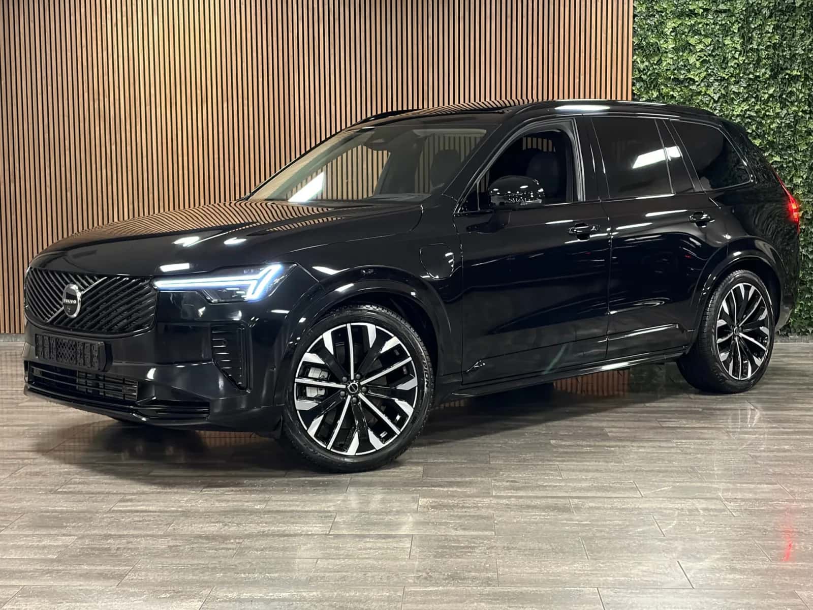 Volvo XC90 (2025) — foto 1