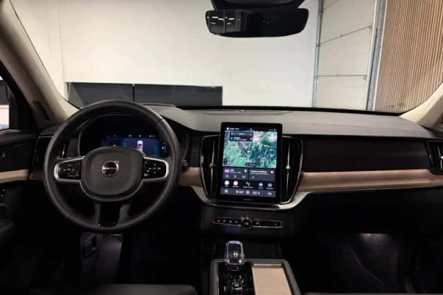 Volvo XC90 (2025) thumbnail 18