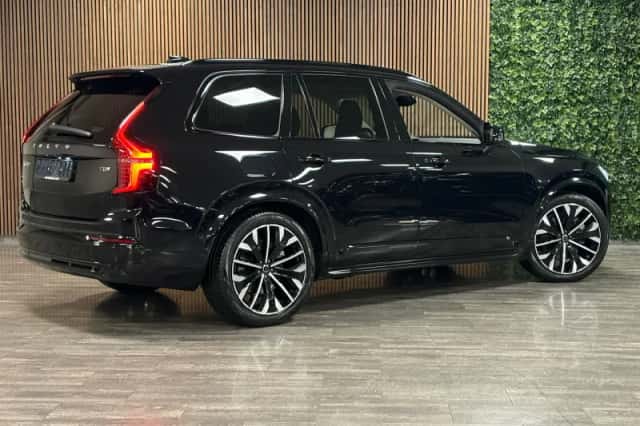 Volvo XC90 (2025) thumbnail 3