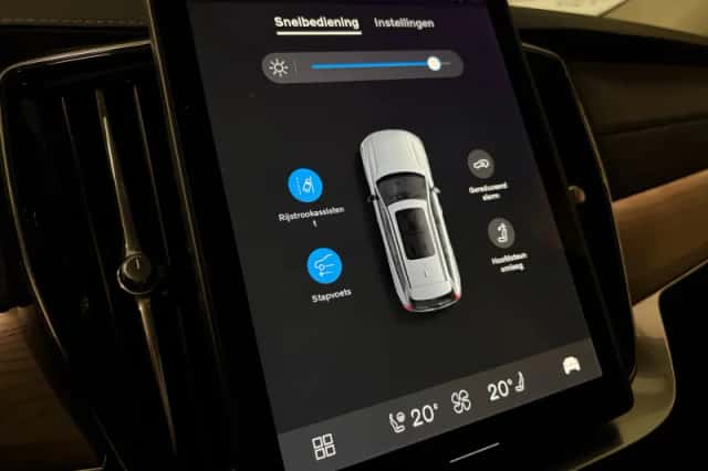 Volvo XC90 (2025) thumbnail 32
