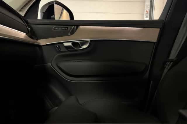 Volvo XC90 (2025) thumbnail 48