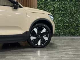Volvo EX40 (2024) thumbnail 4