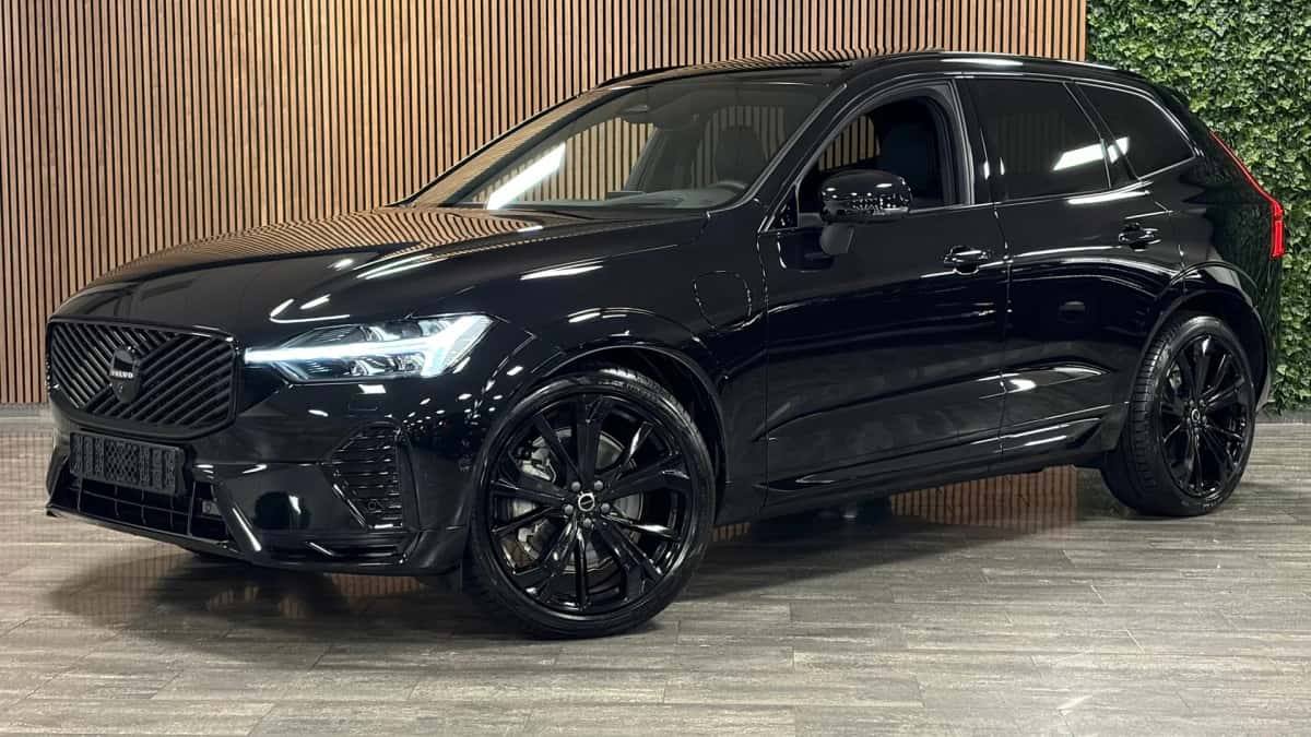 Volvo XC60 (2025) — foto 1