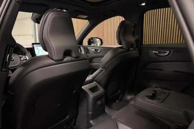 Volvo XC60 (2025) thumbnail 14