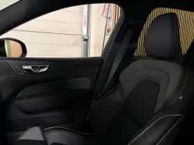Volvo XC60 (2025) thumbnail 43