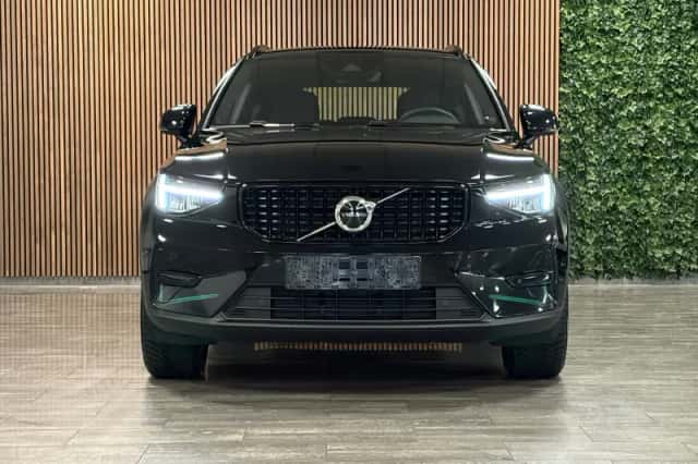 Volvo XC40 (2022) thumbnail 2