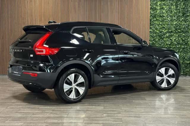 Volvo XC40 (2022) thumbnail 3